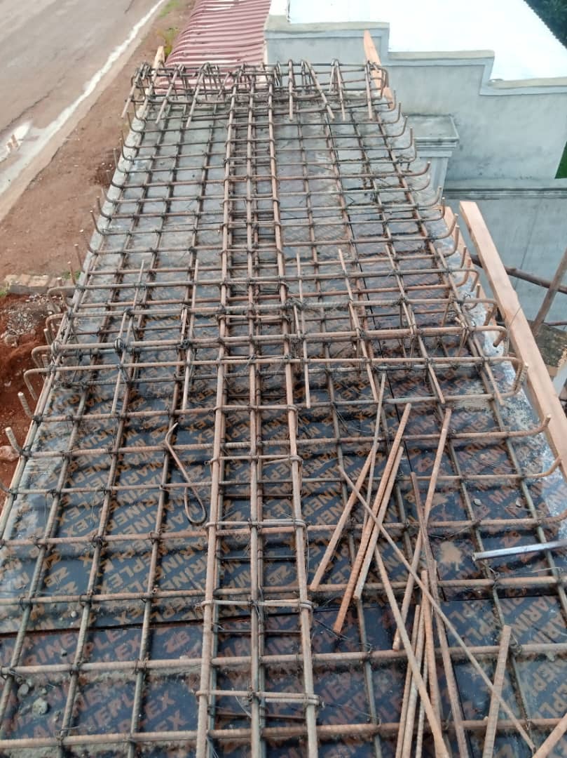 MIM CONSTRUCTION AND COMPOUND DESIGNER U LTD